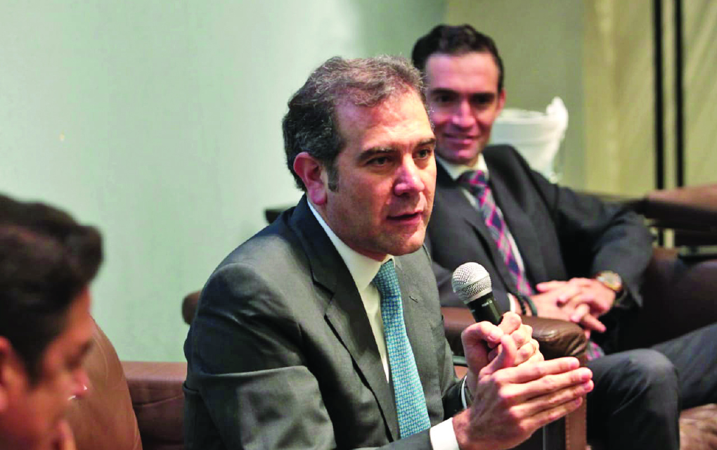 Lorenzo Córdova mencionó que existen prácticas que vulneran la democracia./Especial