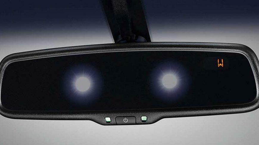 El espejo retrovisor electrocrómico mejora la experiencia de conducción