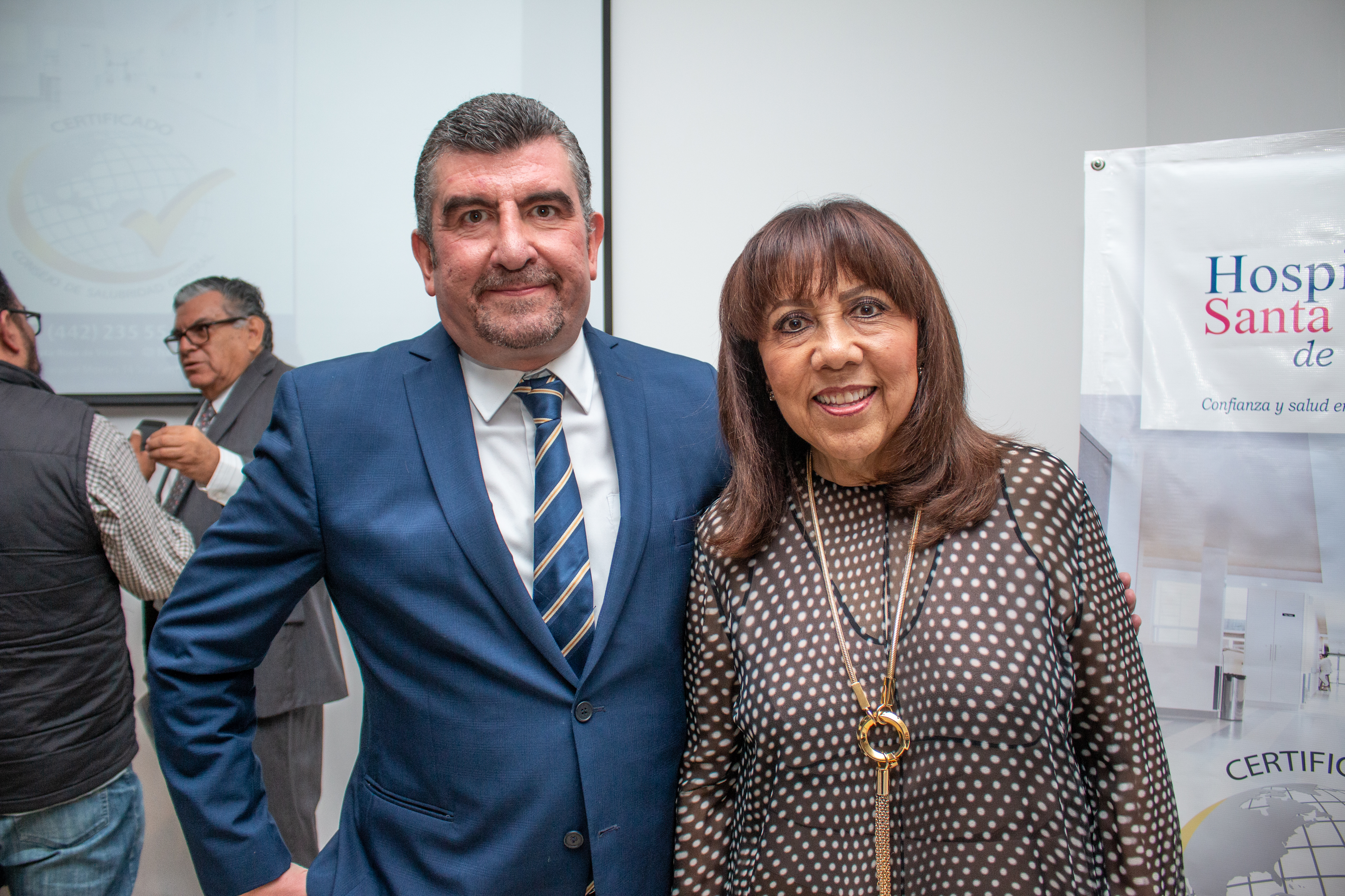 Enrique Negrete Estrada, Consuelo Ruiz