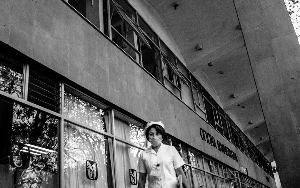 Enfermeras han sido blanco de agresiones / Foto: Ricardo Azarcoya