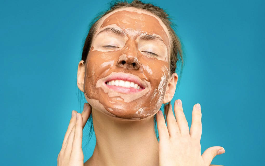 ¡Cuidado! Usar mascarillas caseras puede provocar acné