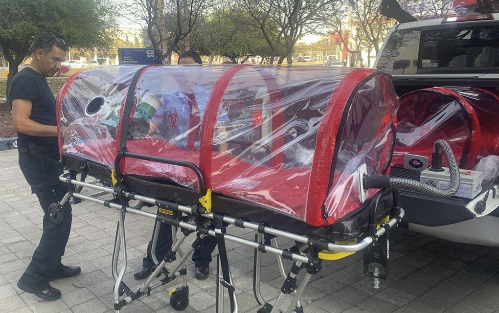 IMSS exige respeto a camilleros y personal de salud