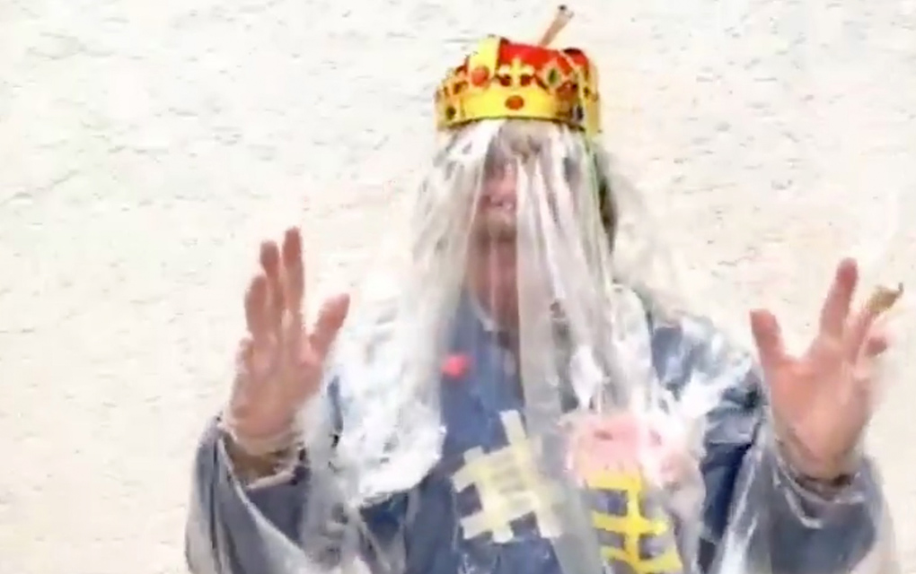 Dr. Chunga vuelve y ahora con la Corona del Coronavirus