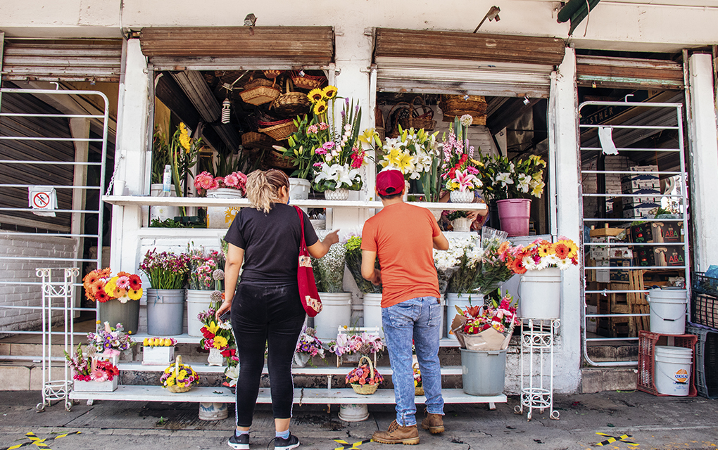 Varios locatarios queretanos han cerrado al no considerar a sus negocios como esenciales durante la pandemia. /Foto: Isaac Muñoz
