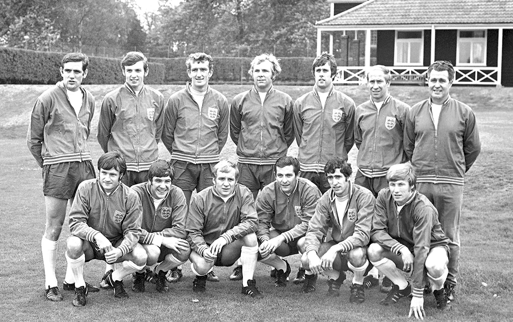Norman Hunter, exdefensor del club Leeds, muere de COVID-19
