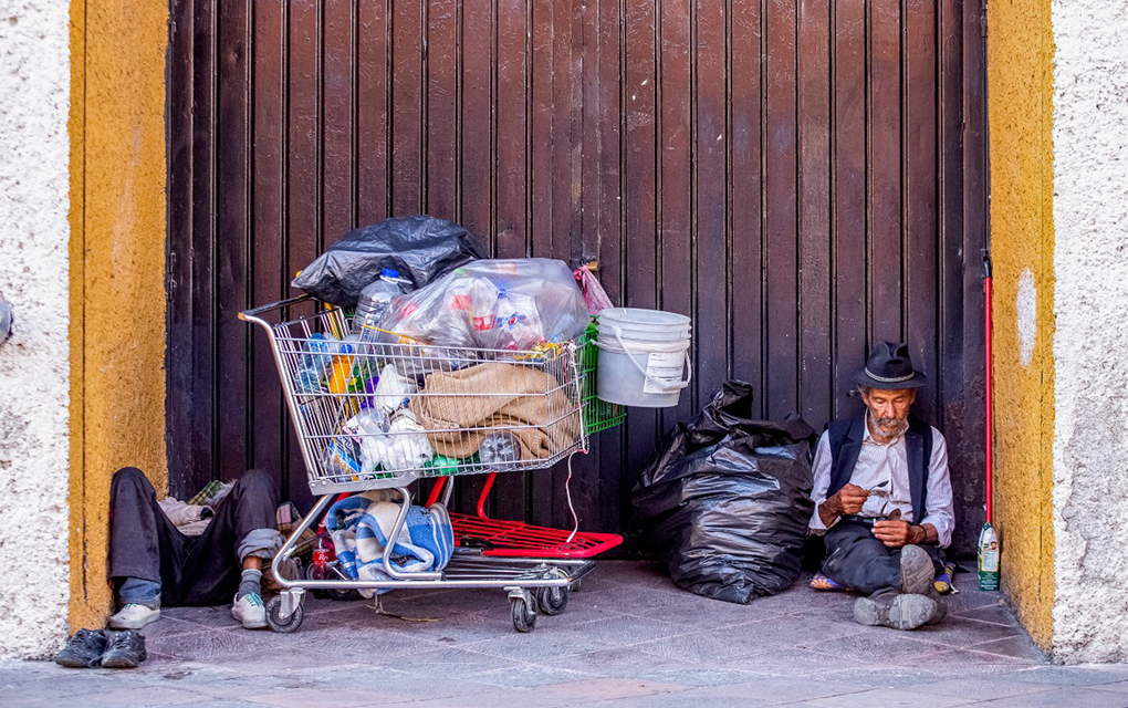 La población indigente integra a personas de todas las edades. / Foto: Yarhim Jiménez