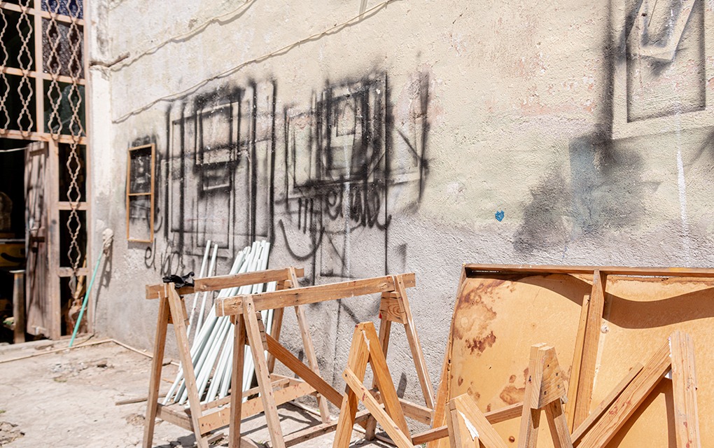 Óscar Odín, un pintor que lucha por los artistas emergentes
