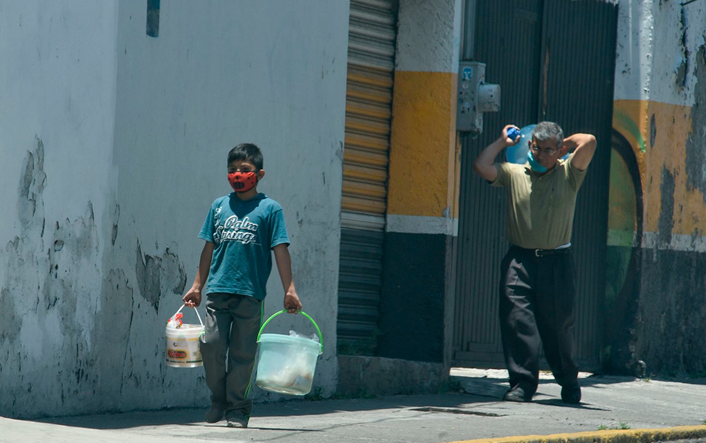 AMLO aseveró que la pandemia va a la baja; la OMS pide ser responsables en las decisiones de la contingencia. / Foto: Especial