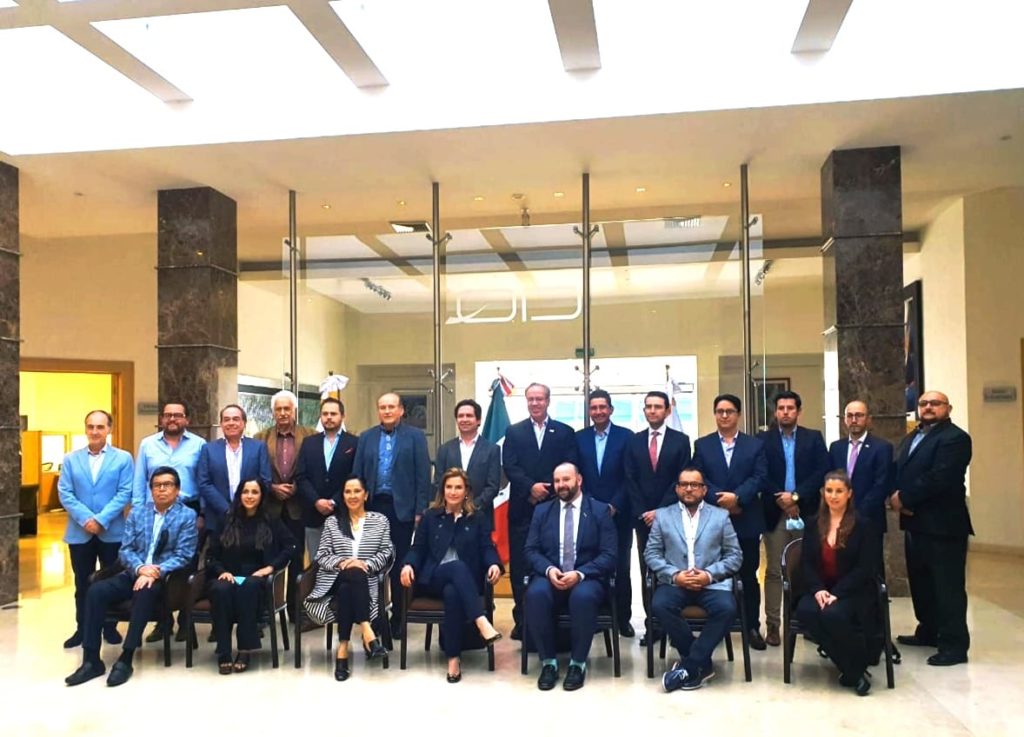 Consejo editorial AD Comunicaciones y Miguel Angel Flores Garcia