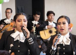Festejan Día de las madres en Huimilpan con entrega de electrodómesticos