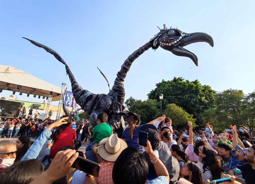 Saurus' caminan por el Centro Histórico: Querétaro Experimental