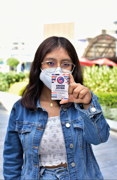 Jóvenes de Corregidora recibieron tarjeta 