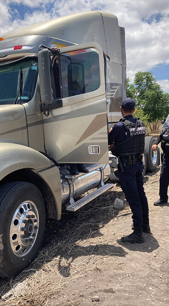 Recuperan tráiler robado de Julión Álvarez en el Norponiente de Querétaro
