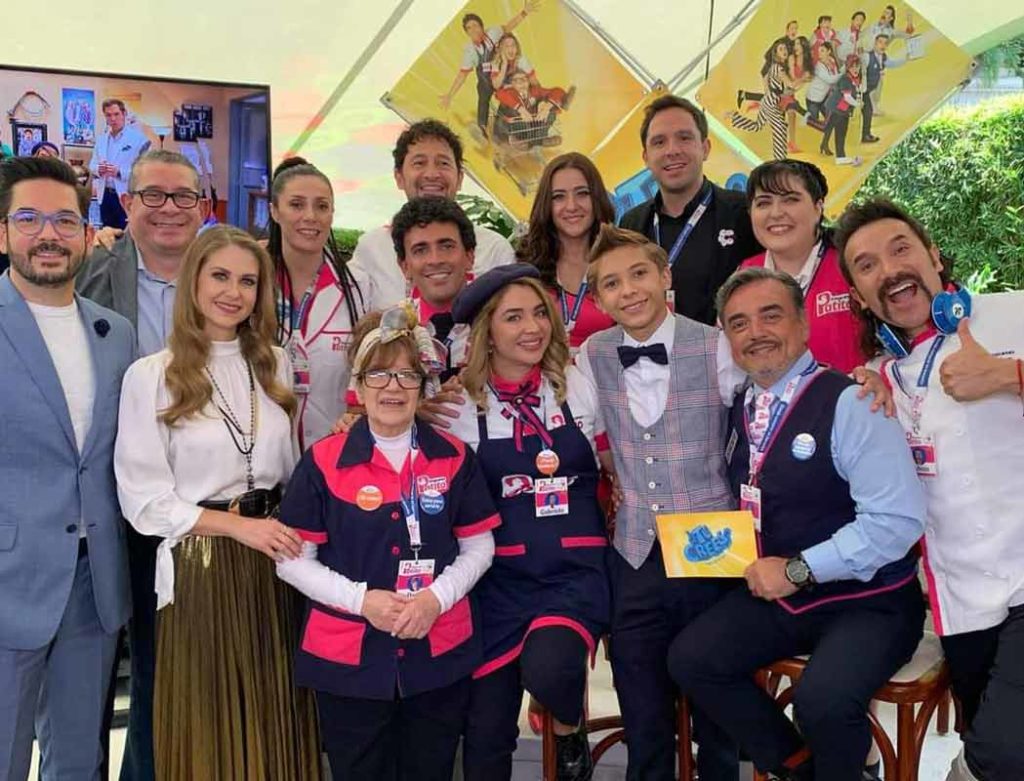 Plutarco y Gaby (Daniela Luján) se enfrentan a su independencia como matrimonio y las peripecias que harán para sobrevivir