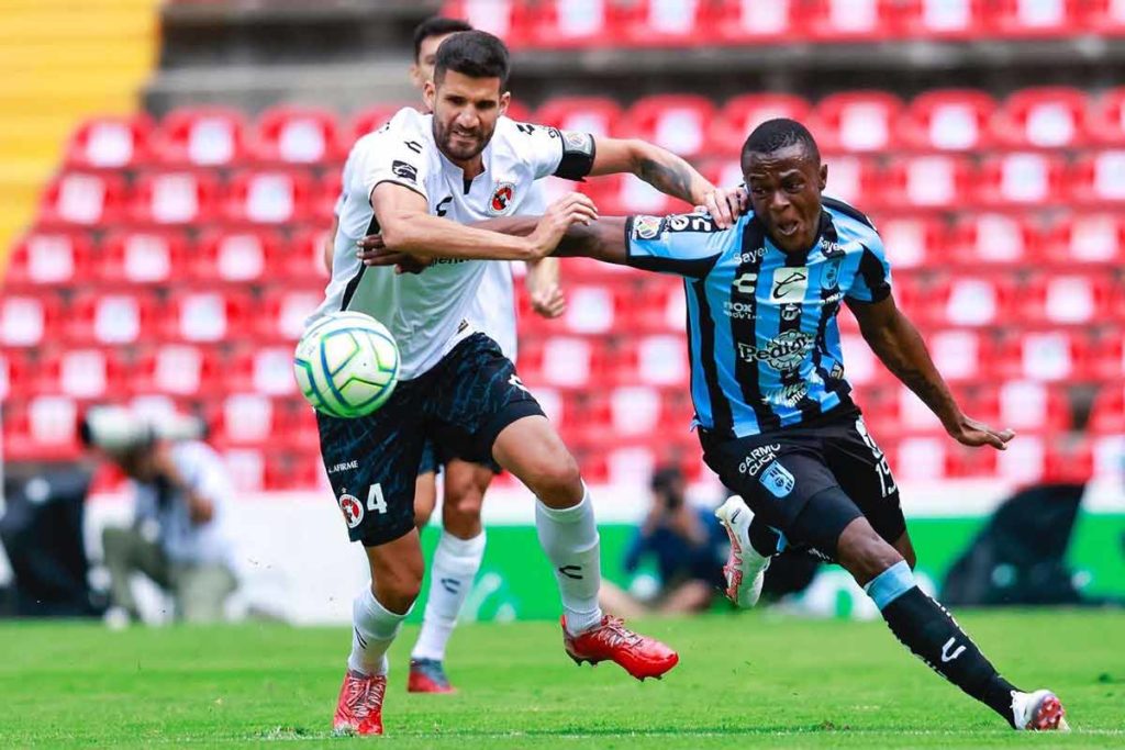 El Club Querétaro consiguió la primer victoria del torneo al vencer a los Xolos de Tijuana por dos goles a cero.