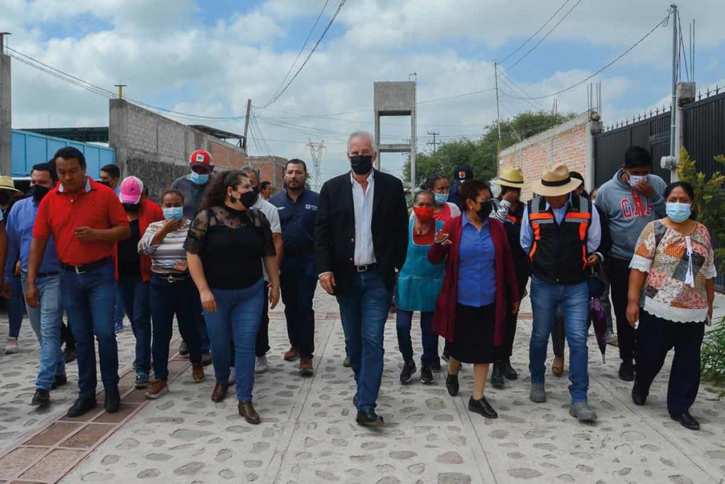 Enrique Vega Carriles entrega obra pública en El Paraíso y Cumbres Conín