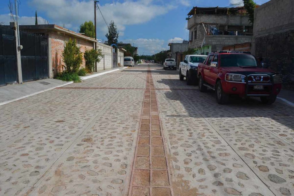 Enrique Vega Carriles entrega obra pública en El Paraíso y Cumbres Conín