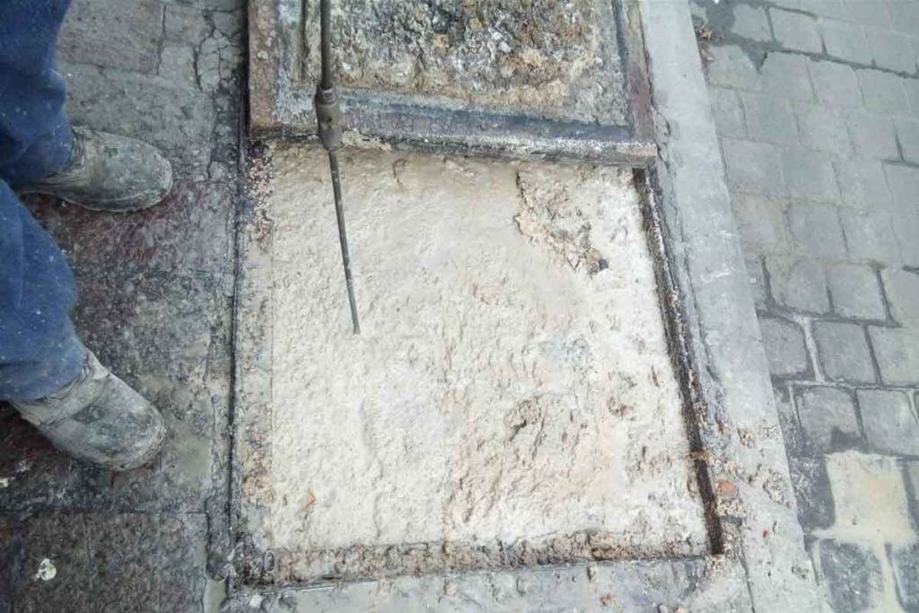 Reportan incremento de taponamientos en la red de drenaje de Querétaro