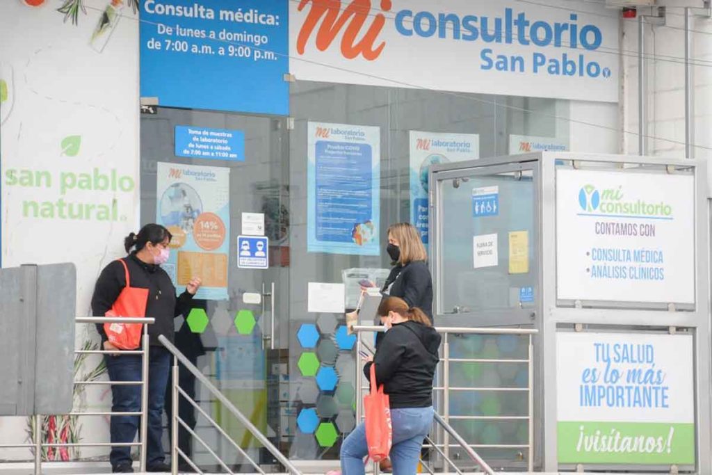 En México, en la ilegalidad 32 mil consultorios adyacentes a farmacias