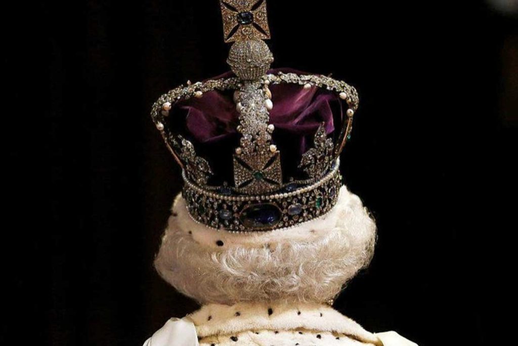 reina Isabel II