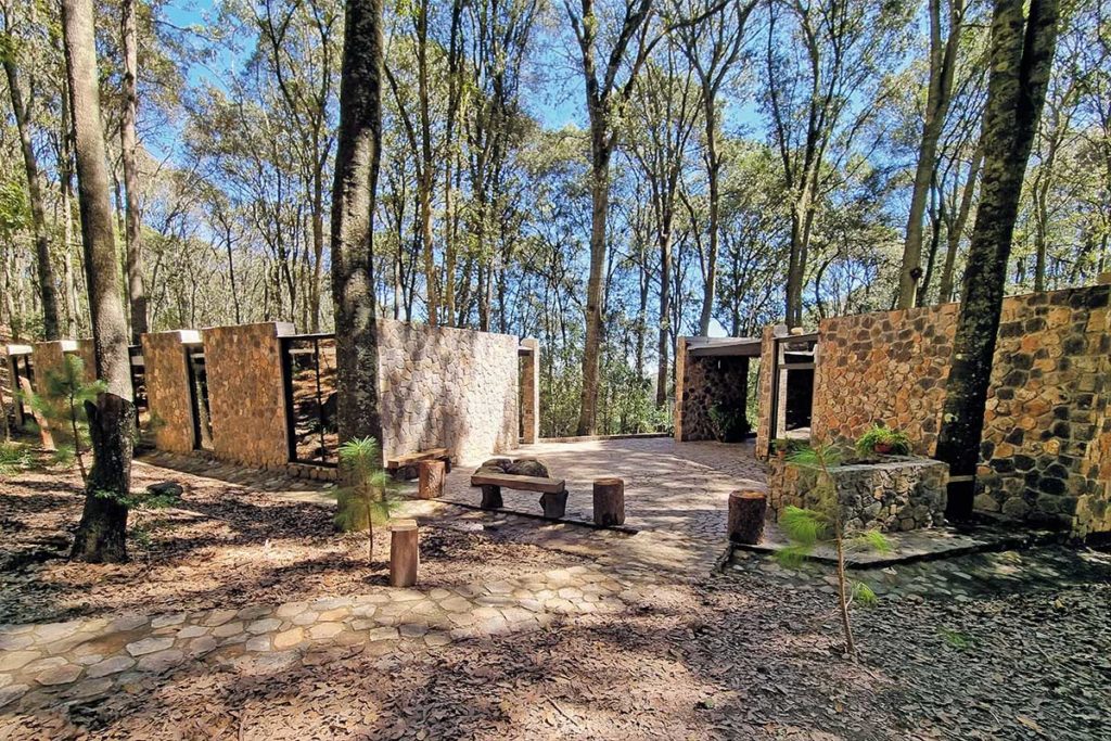 LUUM Arquitectura diseña casas citadinas y de campo