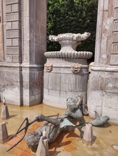 Vandalizan la Fuente de Neptuno en Querétaro