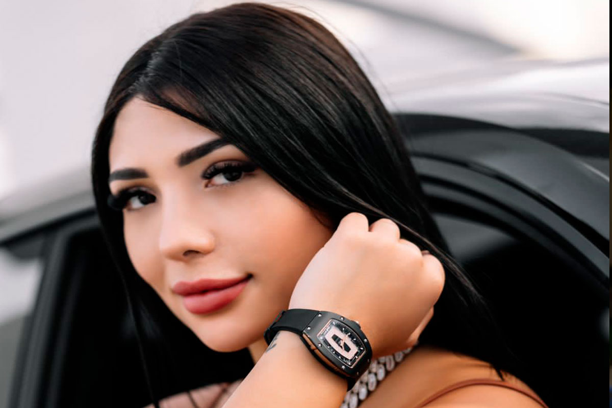 Laura Van Salazar