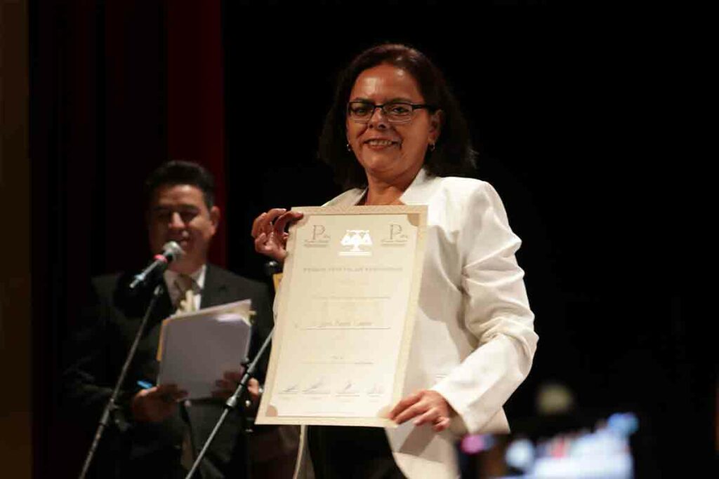 Reconocen a periodistas del estado de Querétaro