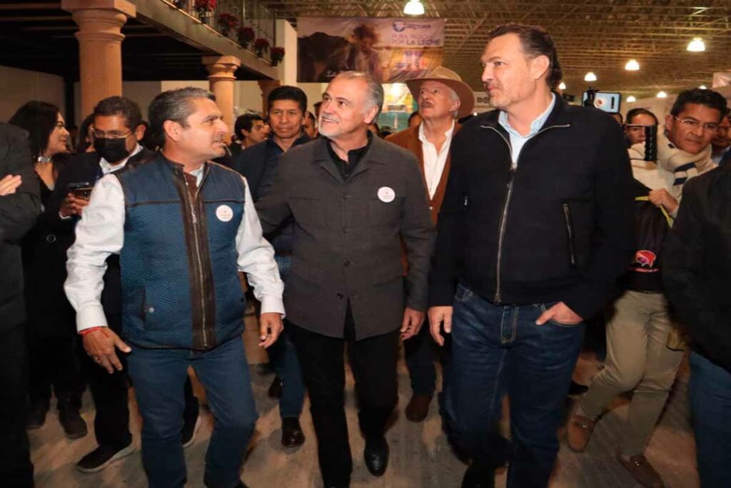 Mauricio Kuri inaugura la Feria Ganadera de Querétaro