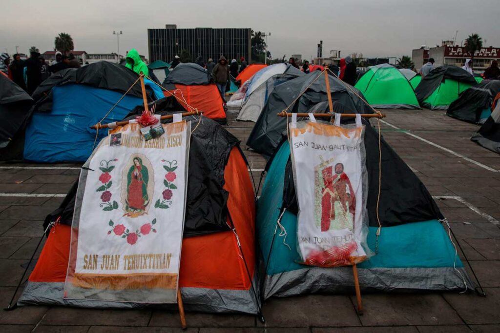 Peregrinos llegan a la Basílica de Guadalupe