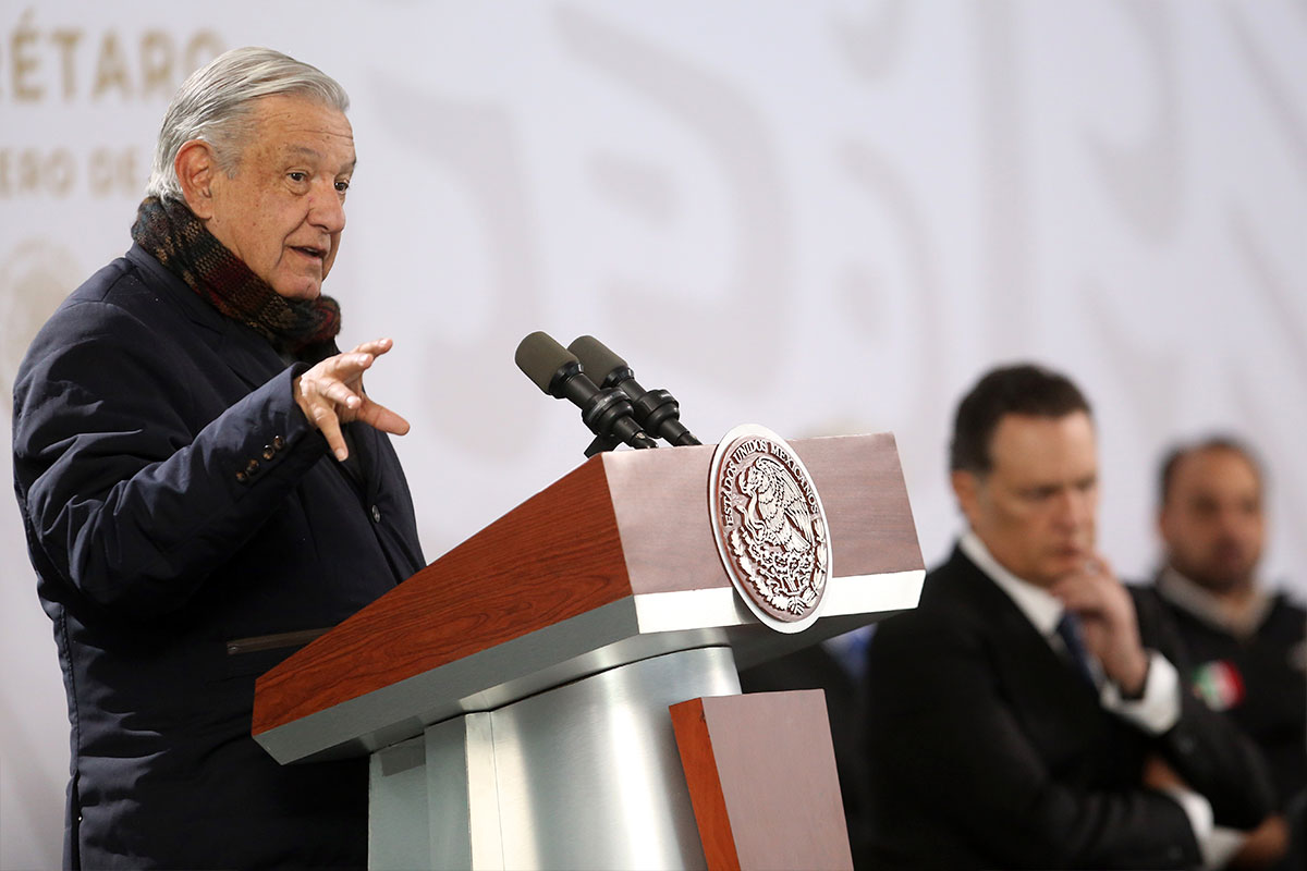 AMLO-felicitó-a-Mauricio-Kuri-por-su-gestión