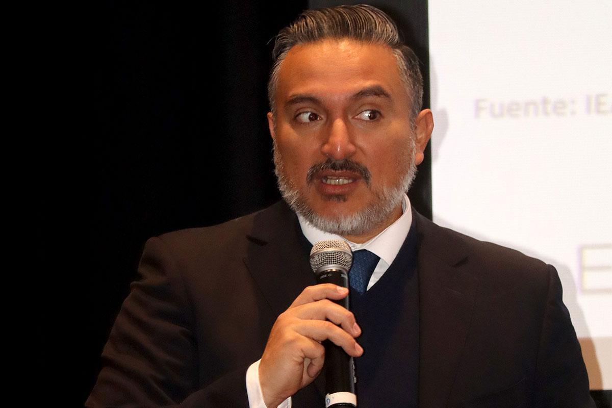 Agotado, modelo energético en México