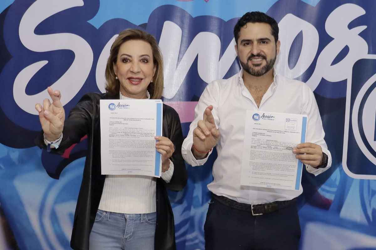 Ambos-candidatos-al-Senador-por-el-PAN-hicieron-la-entrega-de-la-documentación