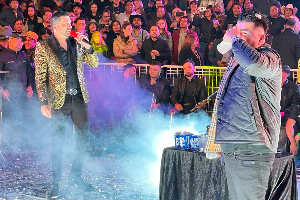'El-Flaco'-y-'El-Mimoso'-en-el-concierto-en-el-Palenque-del-Centro-Expositor