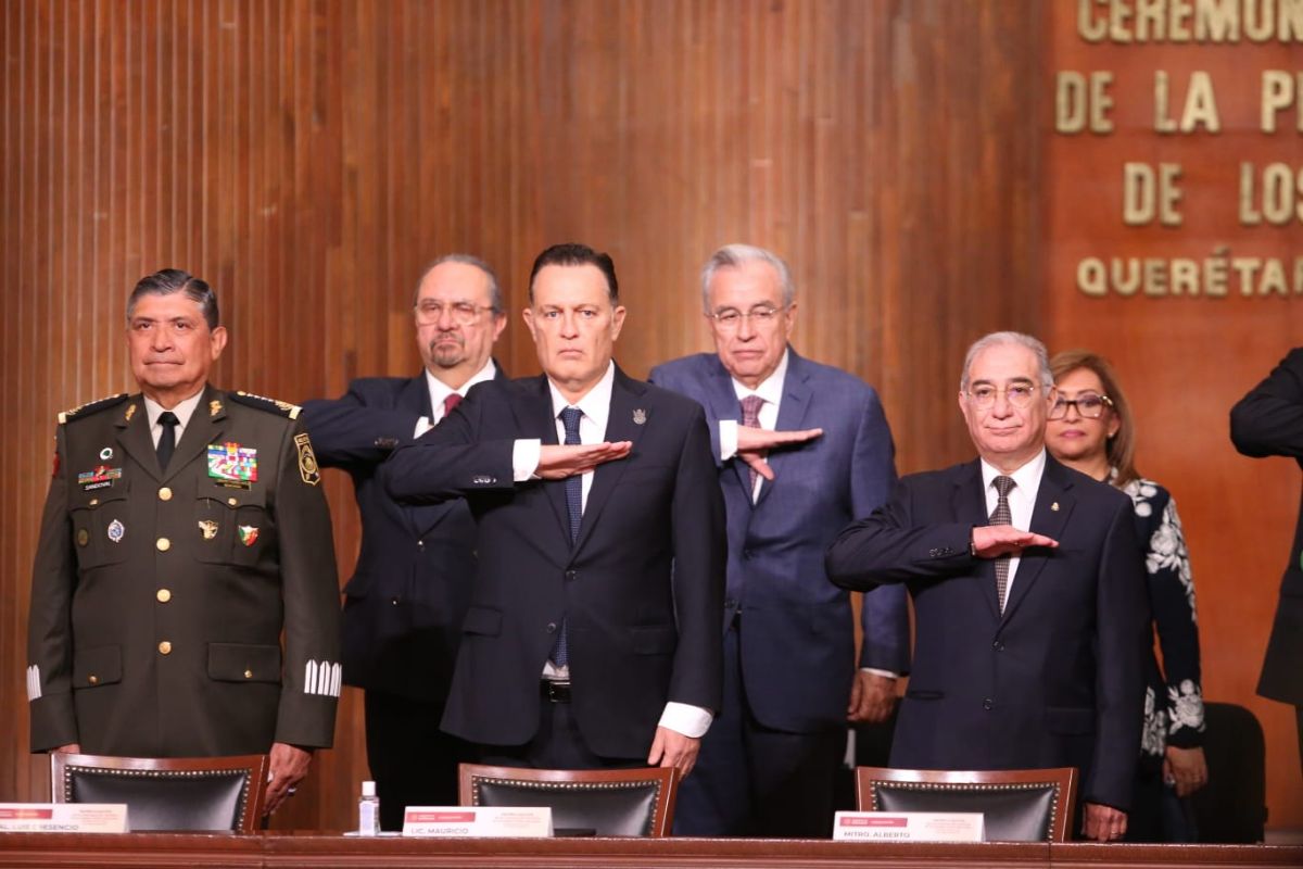 Conmemoran Día de la Constitución en Querétaro