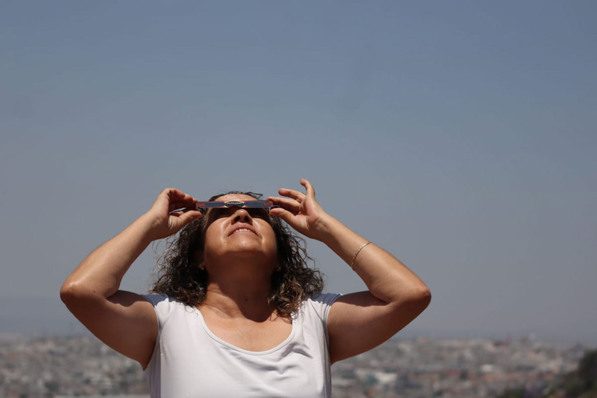 ¿Qué pasa si vi el eclipse solar sin protección?
