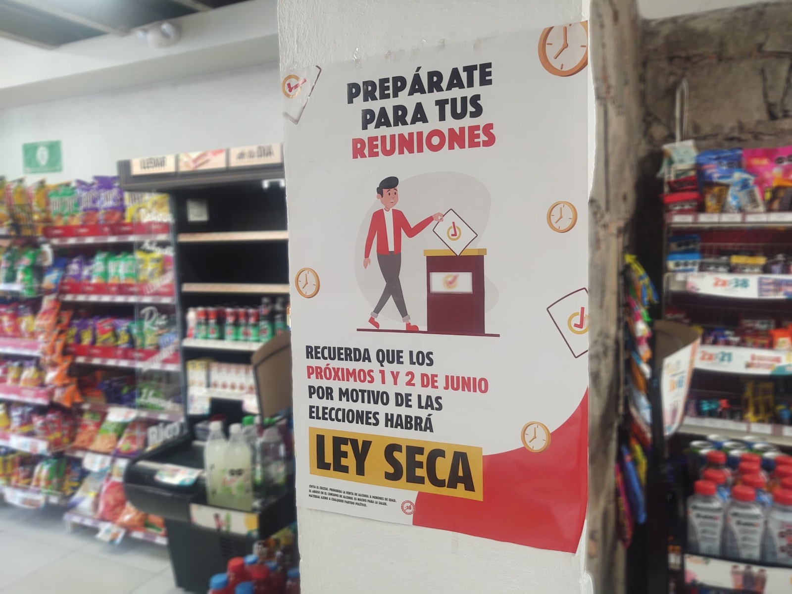 Se exceptúa de dicha prohibición, a los restaurantes cuya actividad principal sea la venta de alimentos preparados, y en su caso, como actividad complementaria la venta de bebidas alcohólicas.
