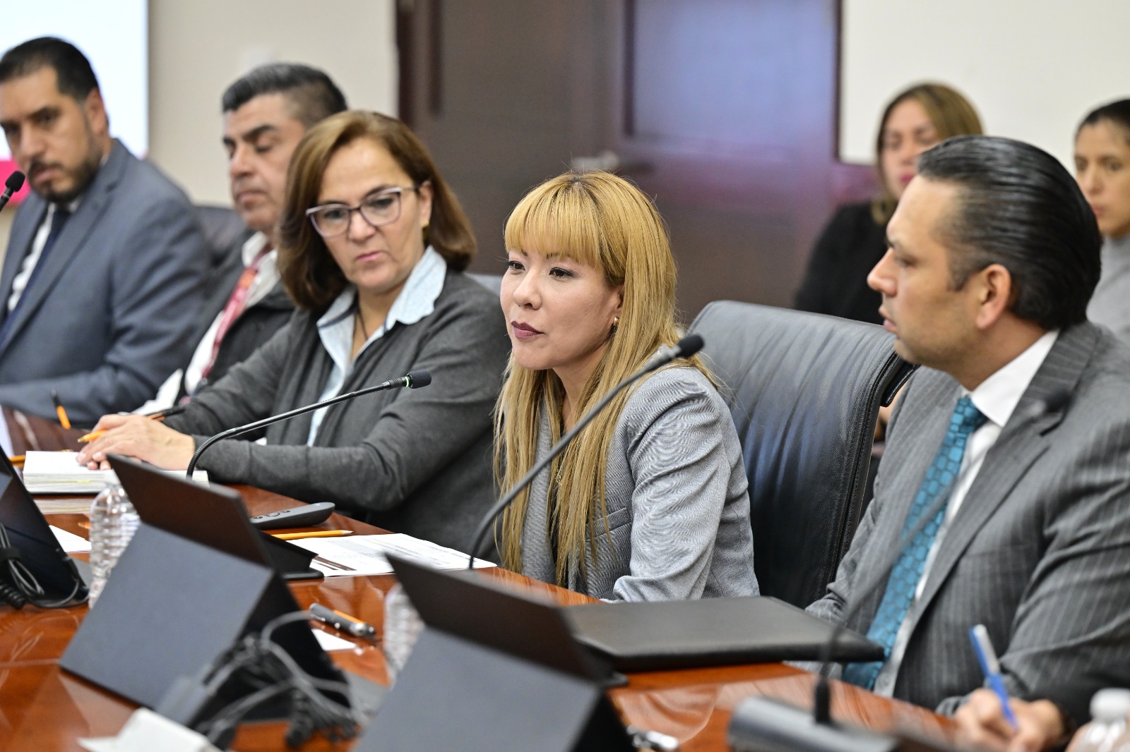 Se discutieron aspectos sobre protocolo de actuación, la tenencia responsable de seres sintientes, tipos penales, conceptos y definiciones, sobrepoblación de animales de compañía en situación de calle.