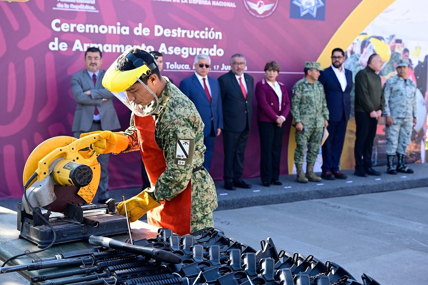 Las armas fueron puestas a disposición por las autoridades judiciales.