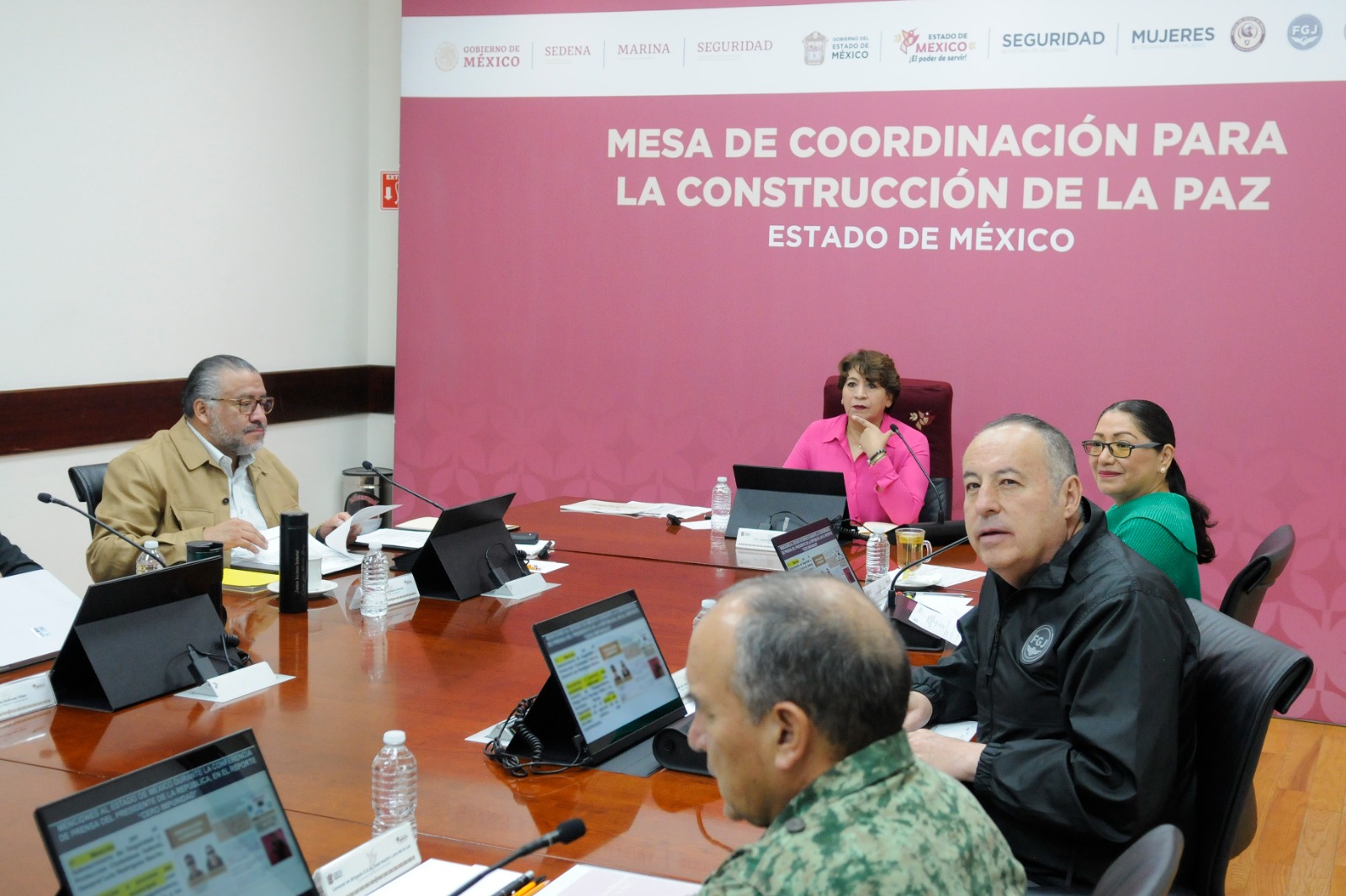 En la Mesa de Coordinación para la Construcción de la Paz también se dio seguimiento a la conferencia de prensa matutina del Presidente Andrés Manuel López Obrador.