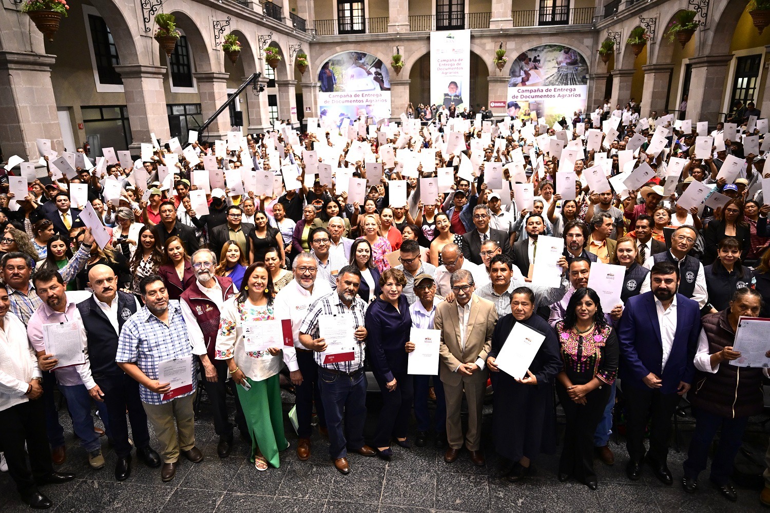 La maestra Delfina Gómez Álvarez entregó 150 Certificados Parcelarios, después de más de 30 años de espera.