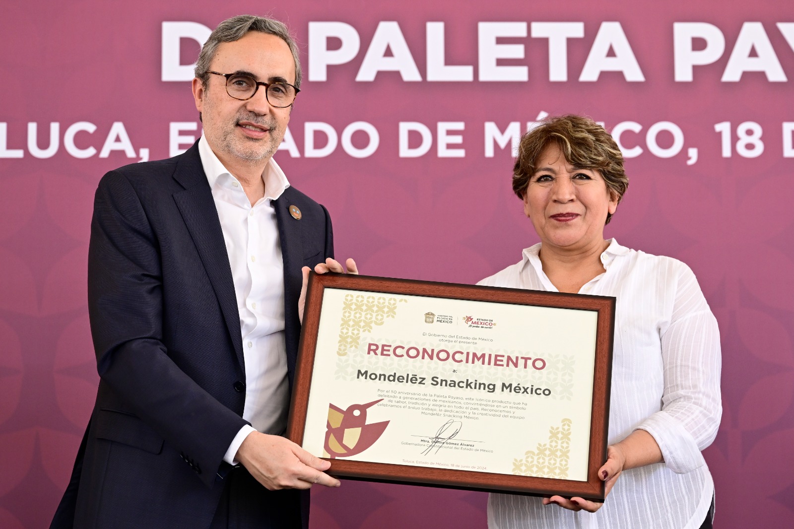 La gobernadora Delfina Gómez y Oriol Bonaclocha, presidente de Mondelēz Snacking México.