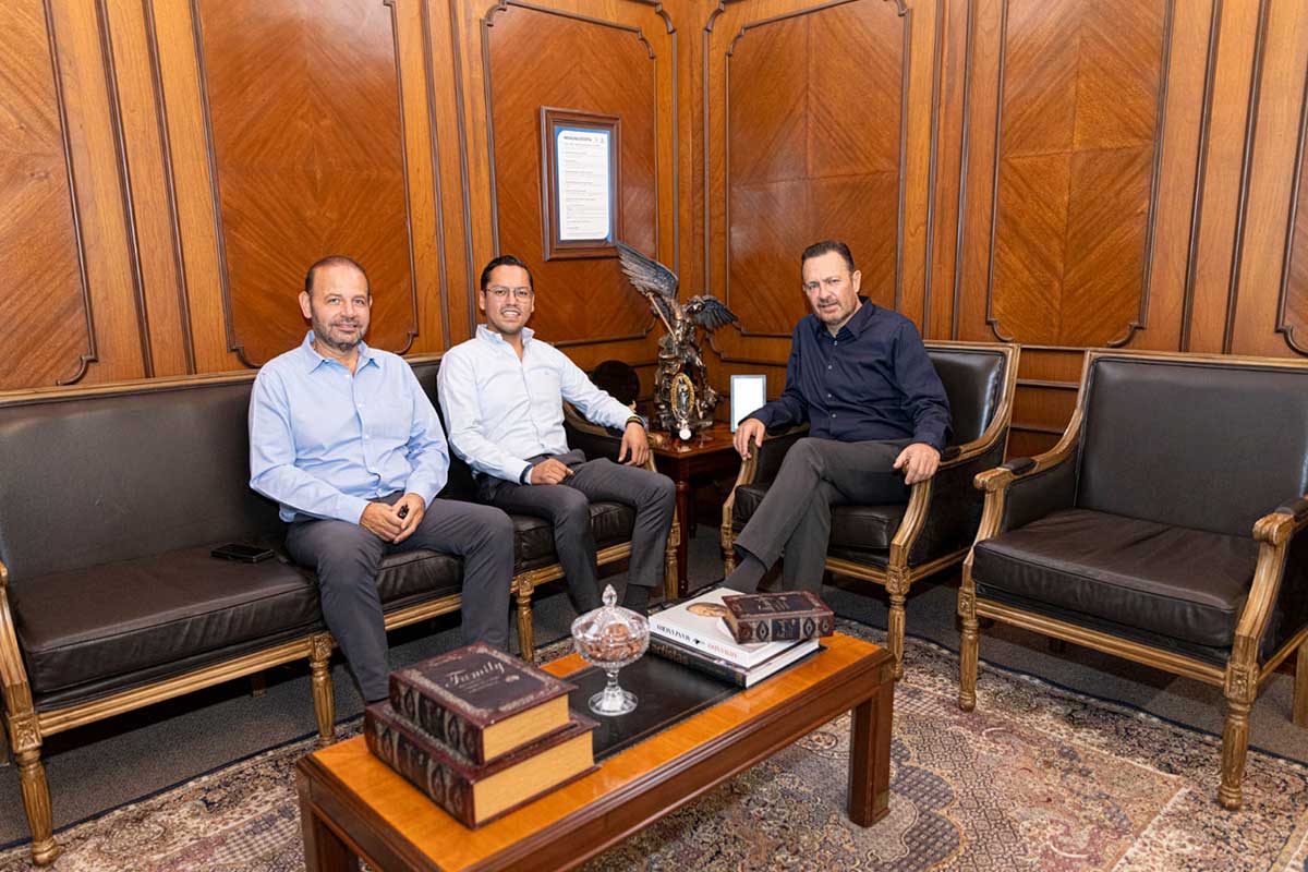 
Chepe Guerrero se reúne con el Gobernador, Mauricio Kuri 