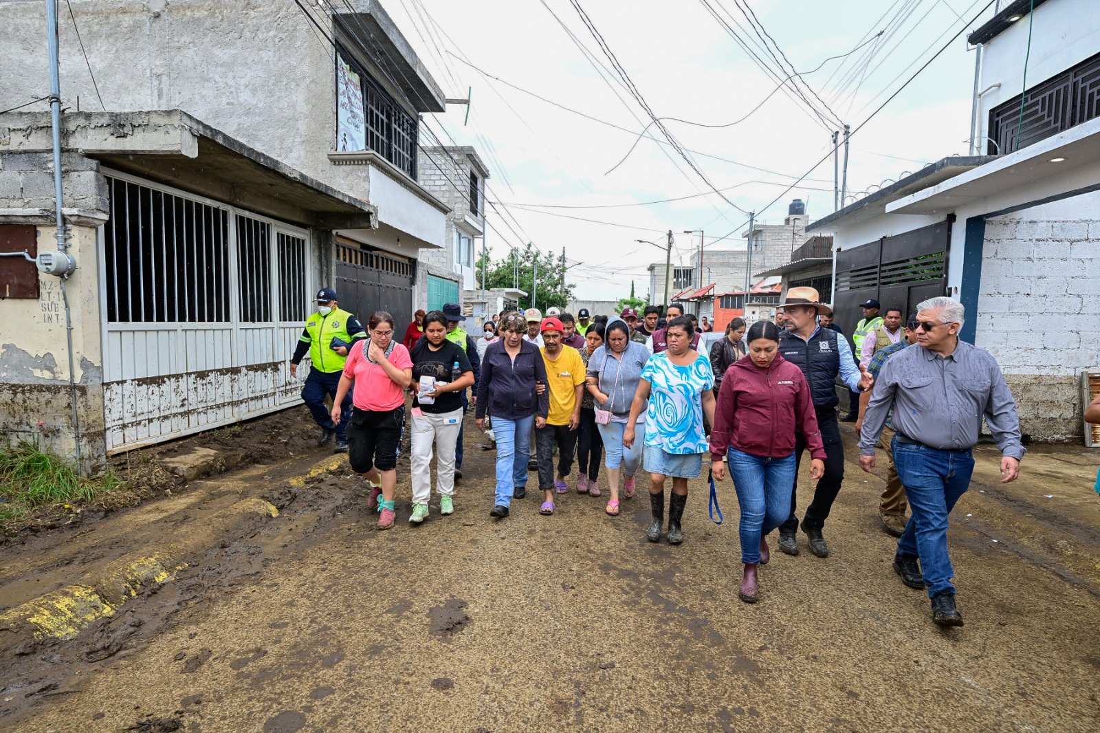 900 elementos de los tres órdenes de Gobierno están desplegados en el territorio para brindar atención a las afectadas y los afectados.