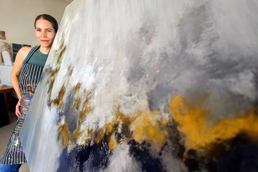 La pintora Jimena Romo es una artista plástica inscrita en el expresionismo abstracto