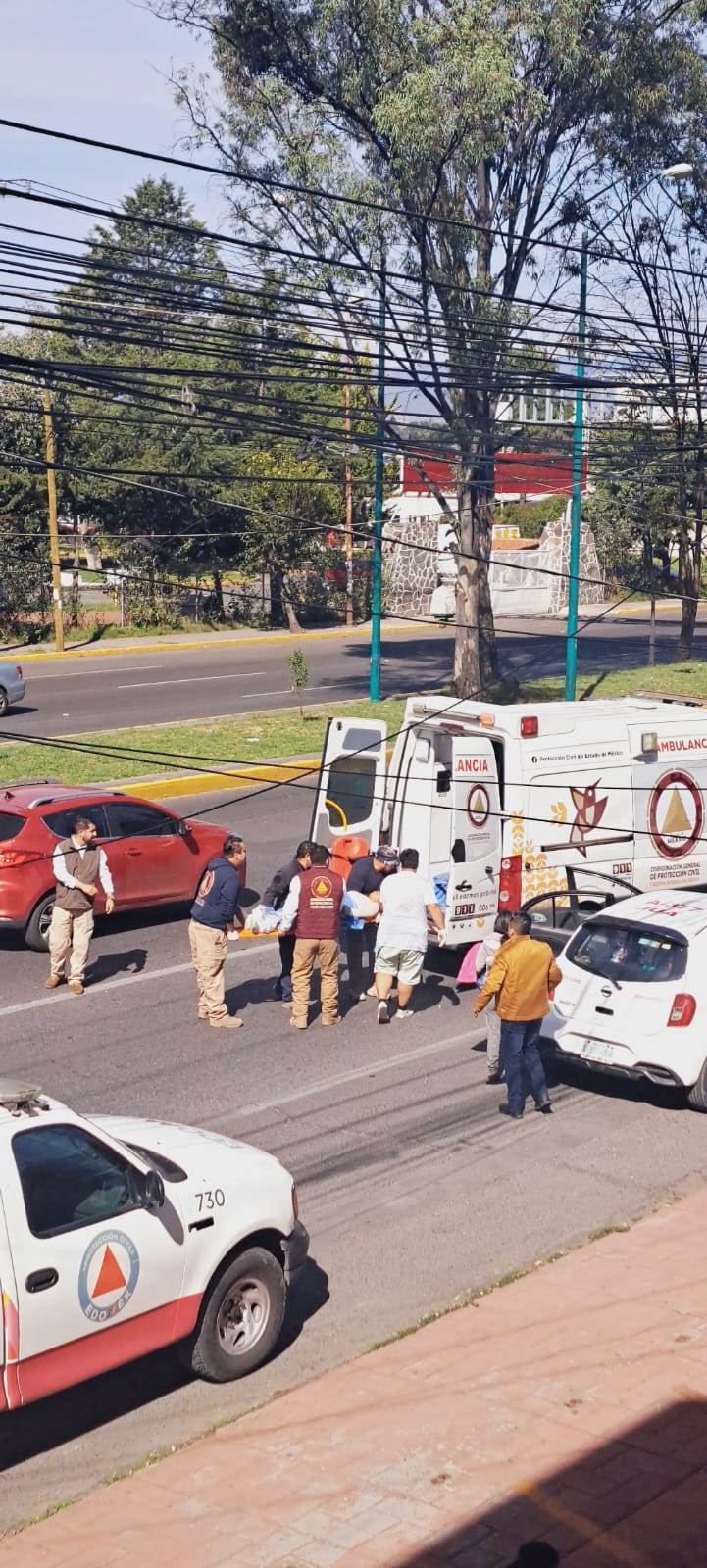 La joven madre viajaba en la unidad de transporte, circulaban sobre la avenida Adolfo López Mateos.