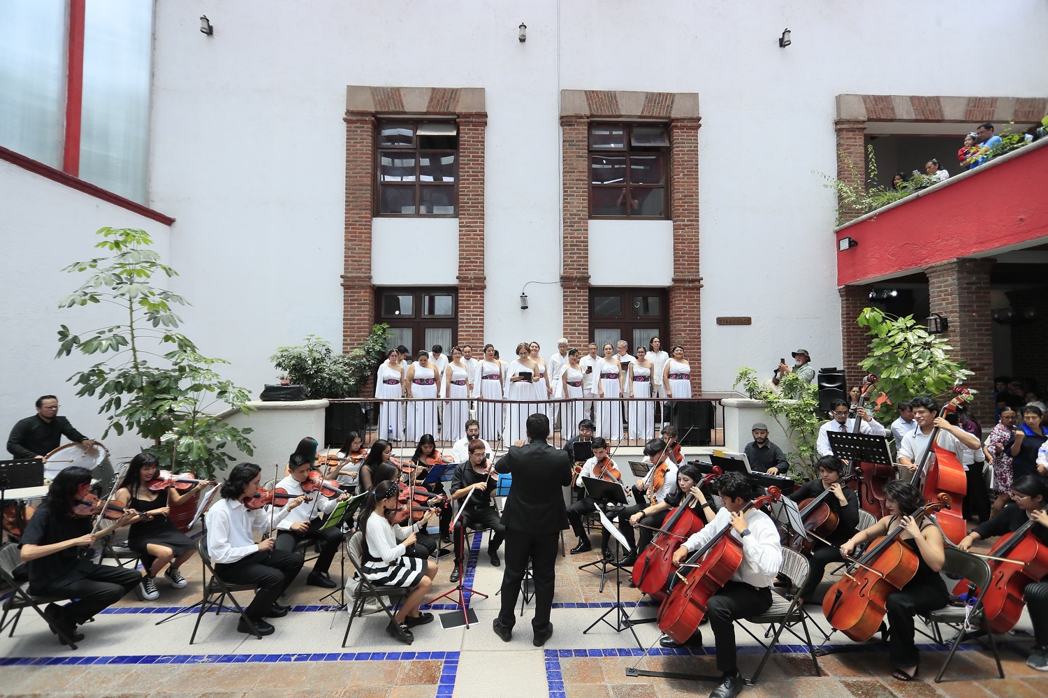 Durante la reapertura se ofrecieron actividades artísticas.
