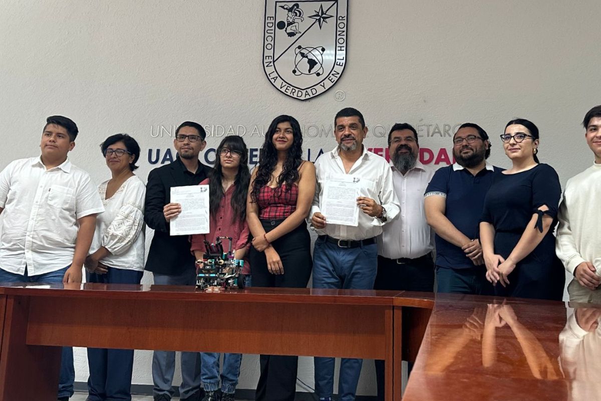 UAQ firma convenio para ser sede de Olimpiada de Robótica