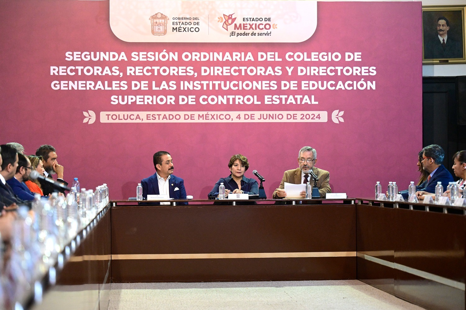 La gobernadora Delfina Gómez Álvarez al participar en la Segunda Sesión Ordinaria del Colegio de Rectoras, Rectores, Directoras y Directores Generales de las Instituciones de Educación Superior de Control Estatal.