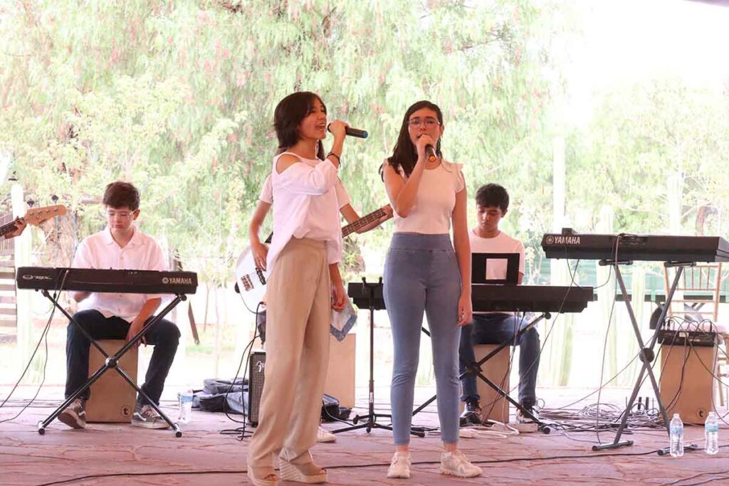 Alumnos de la tercera generación del Colegio Austriaco Mexicano realizan su graduación